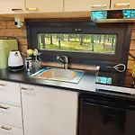 Lapland Landscape With Nature View, Sauna, Fireplace & Kitchen, Yllaes, Aekaeslompolo, Riverside Village 샬레