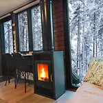 Lapland Landscape With Nature View, Sauna, Fireplace & Kitchen, Yllaes, Aekaeslompolo, Riverside Village * Äkäslompolo