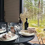 샬레 Lapland Landscape With Nature View, Sauna, Fireplace & Kitchen, Yllaes, Aekaeslompolo, Riverside Village *