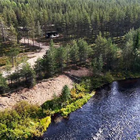 Шале Lapland Landscape With Nature View, Sauna, Fireplace & Kitchen, Yllaes, Aekaeslompolo, Riverside Village