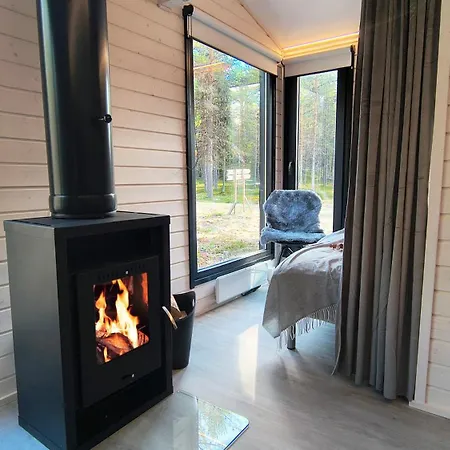 Lapland Landscape With Nature View, Sauna, Fireplace & Kitchen, Yllaes, Aekaeslompolo, Riverside Village Экясломполо