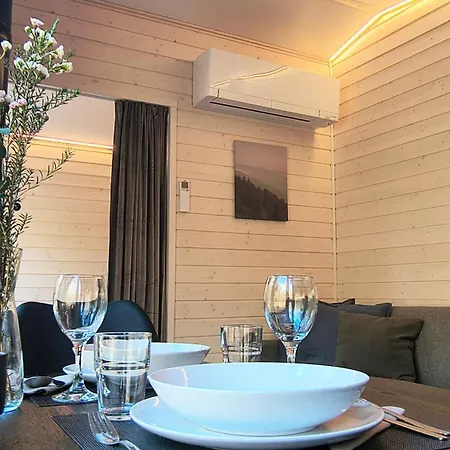 Шале Lapland Landscape With Nature View, Sauna, Fireplace & Kitchen, Yllaes, Aekaeslompolo, Riverside Village