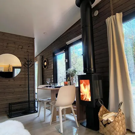 Lapland Landscape With Nature View, Sauna, Fireplace & Kitchen, Yllaes, Aekaeslompolo, Riverside Village Шале