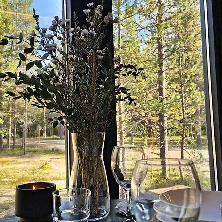 Lapland Landscape With Nature View, Sauna, Fireplace & Kitchen, Yllaes, Aekaeslompolo, Riverside Village Шале *