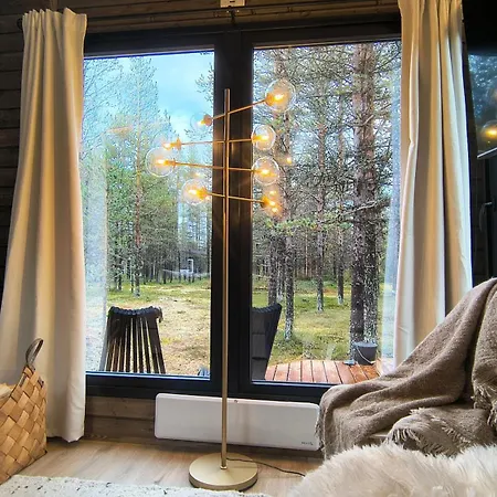 Шале Lapland Landscape With Nature View, Sauna, Fireplace & Kitchen, Yllaes, Aekaeslompolo, Riverside Village