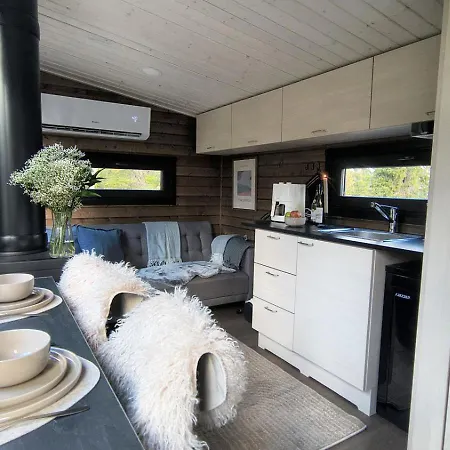 Lapland Landscape With Nature View, Sauna, Fireplace & Kitchen, Yllaes, Aekaeslompolo, Riverside Village Экясломполо