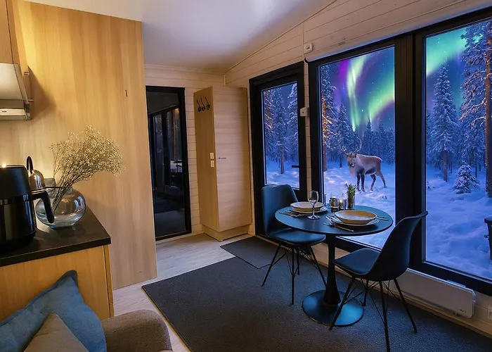 Lapland Landscape With Nature View, Sauna, Fireplace & Kitchen, Yllaes, Aekaeslompolo, Riverside Village شاليه Äkäslompolo